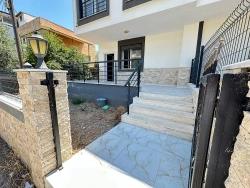 Seferihisar Doğanbey'de Plaja 500M Geniş Bahçeli Satılık Sıfır 3+1 Villa