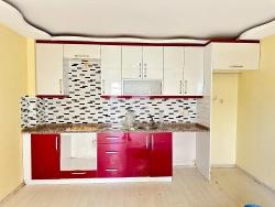 Seferihisar Ürkmez'de Merkezi Konumda Plaja 150M Satılık 2+1 Daire