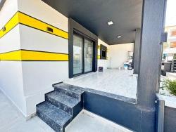 Seferihisar Doğanbey'de 210M2 Bağımsız Lüks Bahçeli Satılık 3+1 Villa