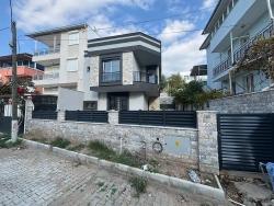 İzmir Seferihisar Ürkmez’de Denize 600 Metre Satılık 2+1 Villa