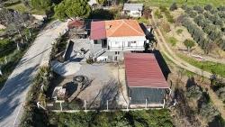 Seferihisar Kavakdere Mah. Satılık 2+1 Çiftlik Evi - 826 m²