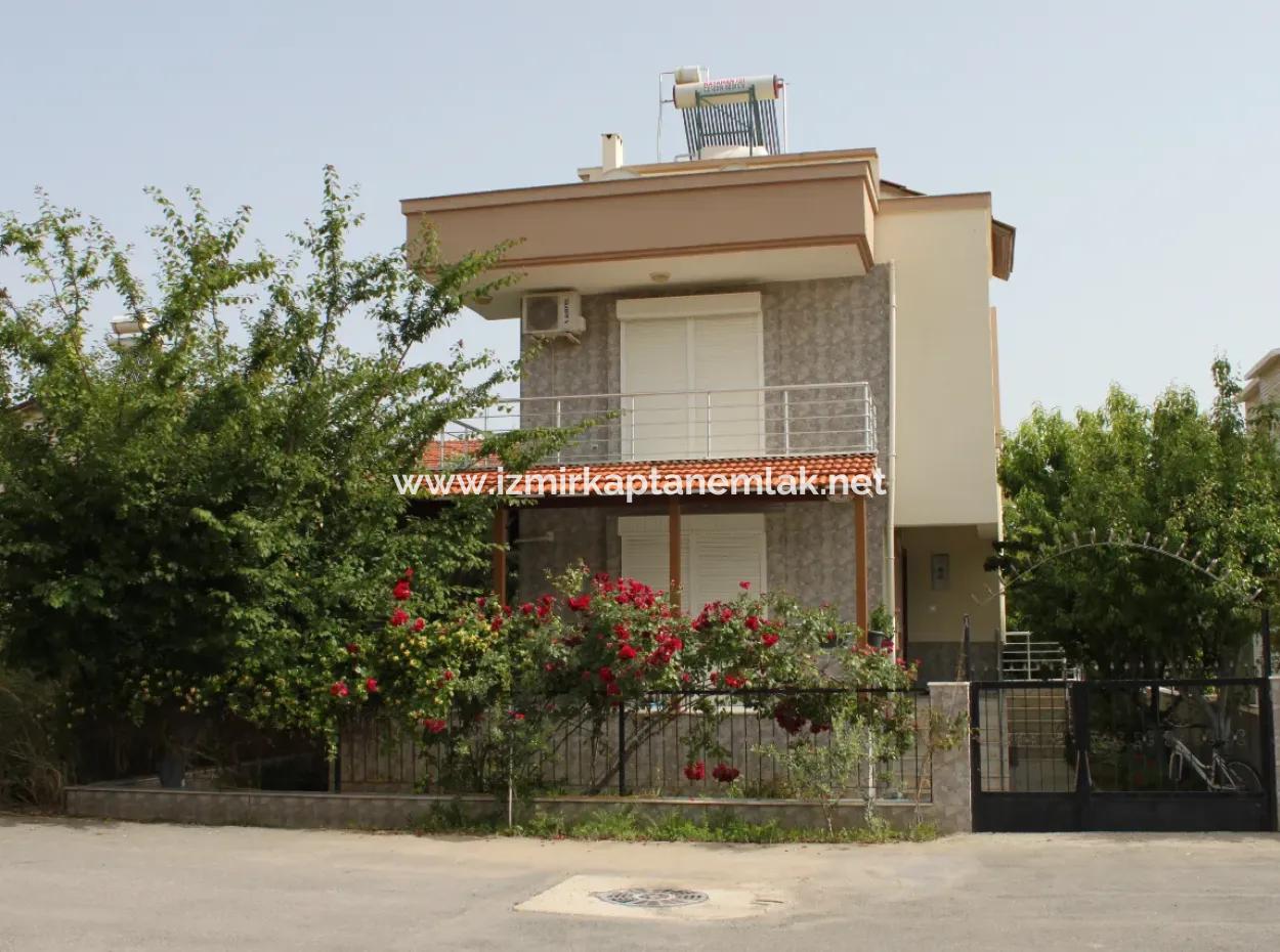 İzmir Seferihisar Bengiler Mah.de 4+1 Denize 50 Mt Satılık Yazlık
