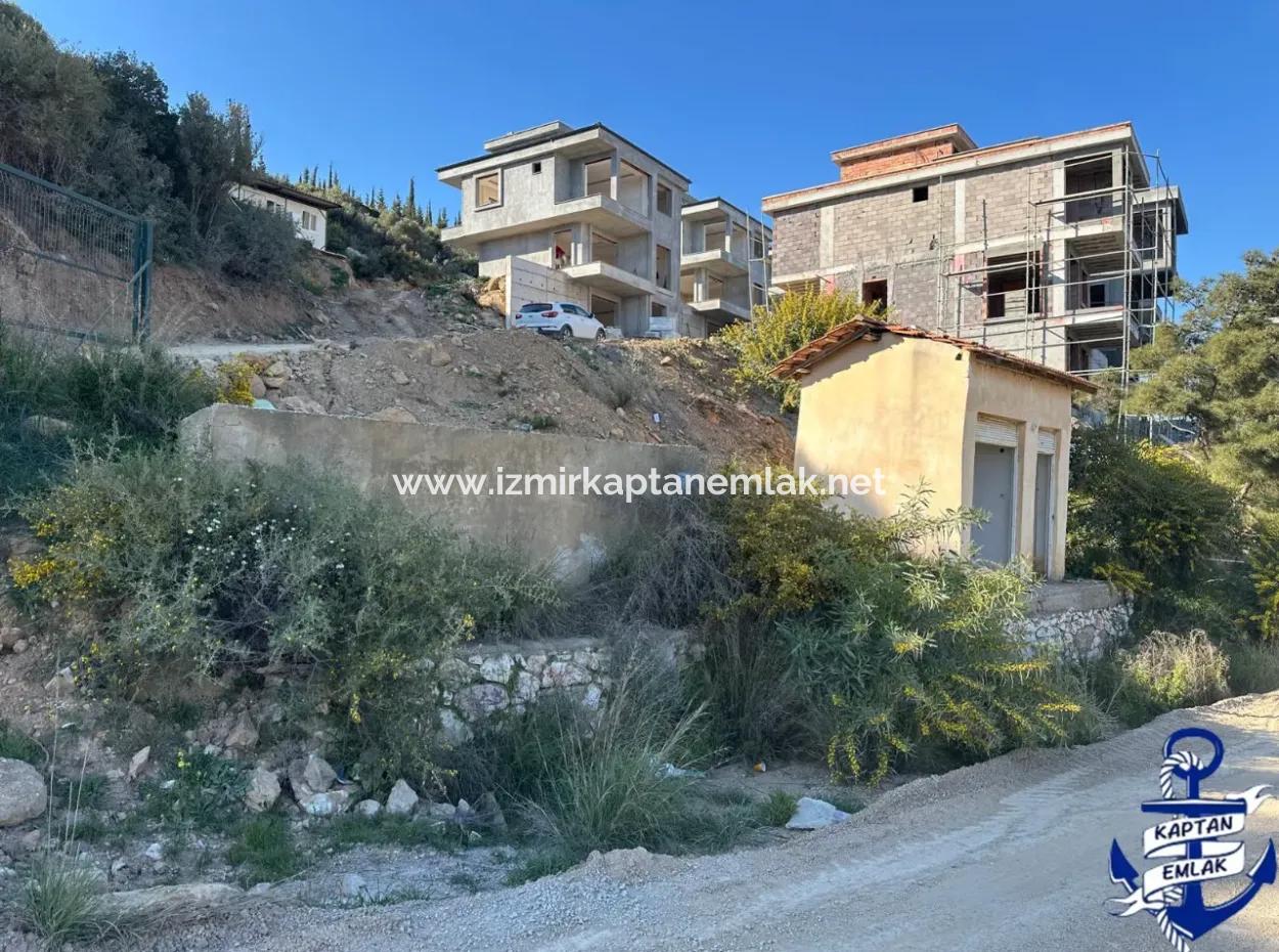 İzmir Seferihisar Atatürk Mahallesinde Deniz Manzaralı 300 M2 Arsa
