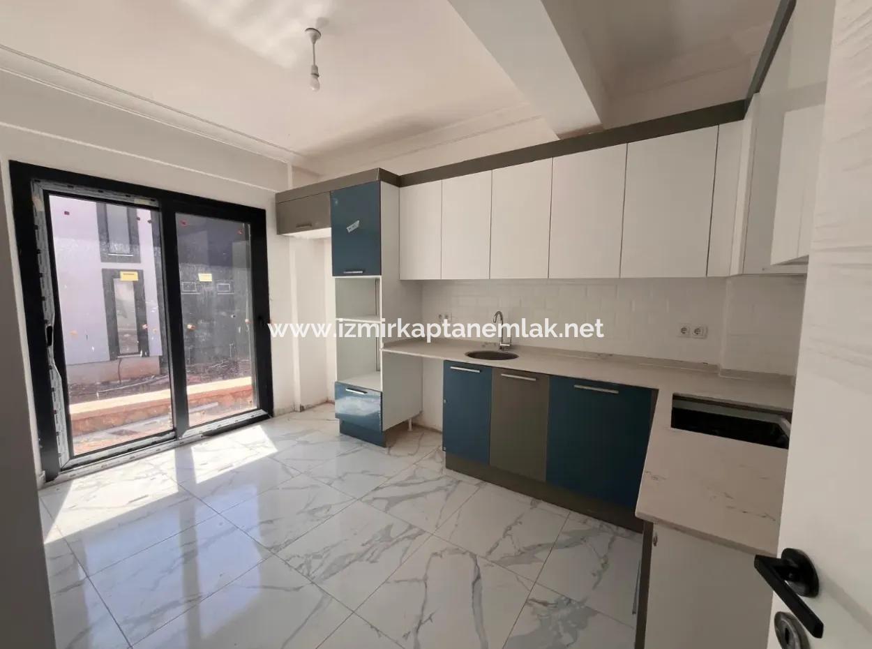 Seferihisar Da Geniş Bahçeli Sıfır Yapı 2+1 Satılık Villa