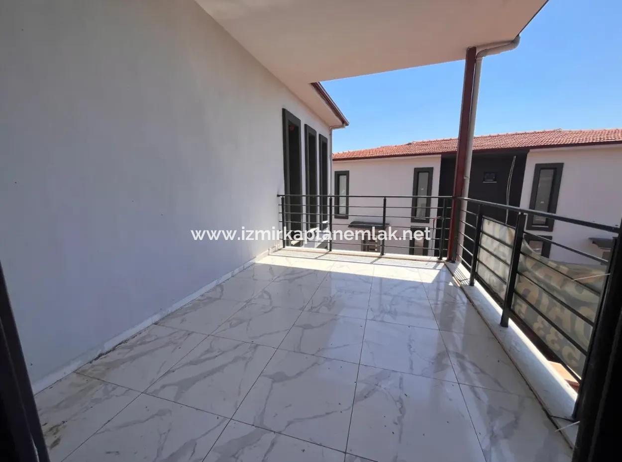 Seferihisar Da Geniş Bahçeli Sıfır Yapı 2+1 Satılık Villa