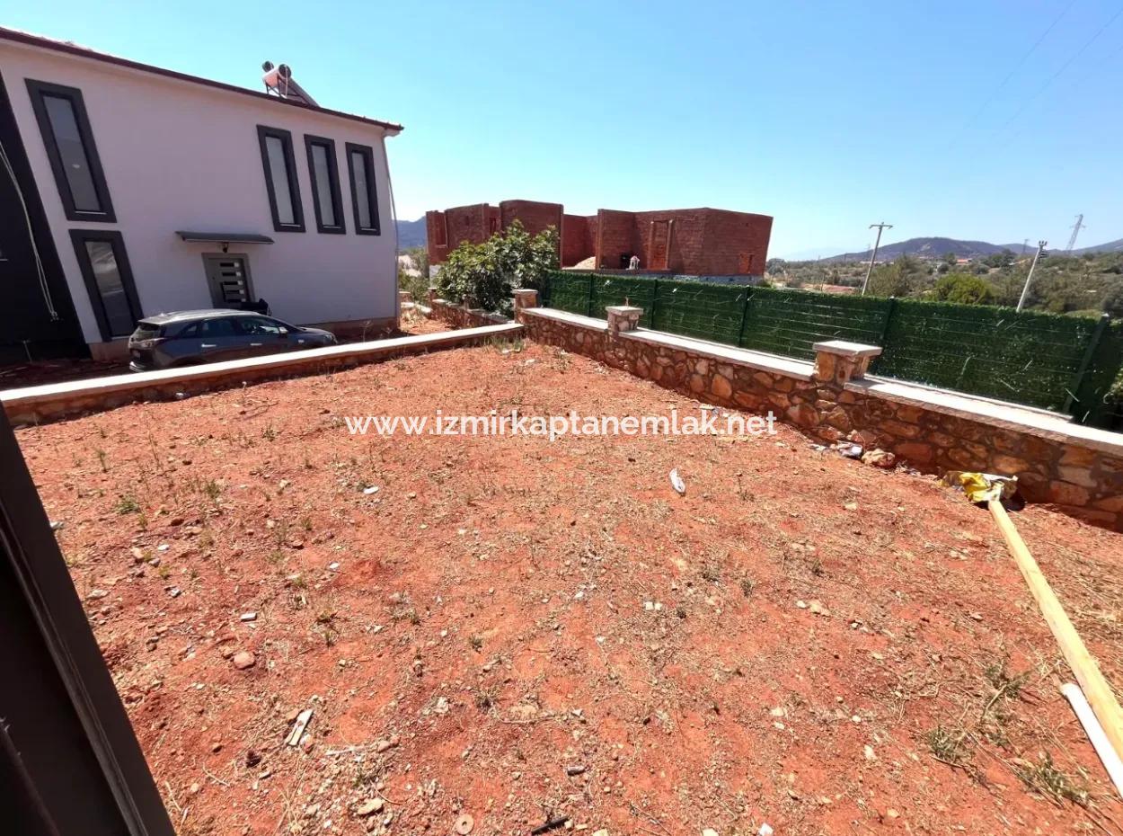 Seferihisar Da Geniş Bahçeli Sıfır Yapı 2+1 Satılık Villa