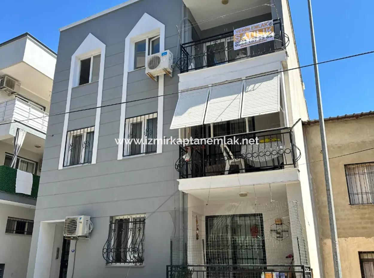 Ürkmez Merkez De Masrafsız Plaja 150M Satılık 2+1 Daire