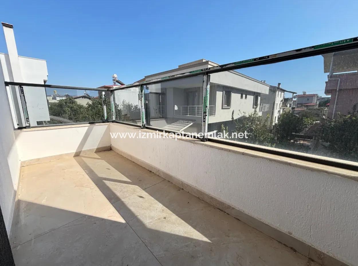 Doğanbey De Geniş Yapılı Bahçeli 3+1 Satılık Villa