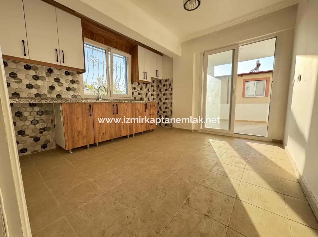 Ürkmez De Ayrı Mutfak Bahçeli Masrafsız 2+1 Satılık Daire