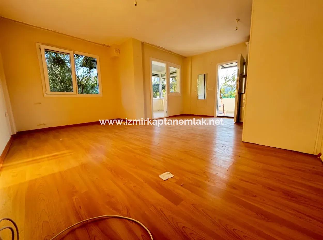 Doğanbey De Müstakil Otoparklı Bahçeli 4+1 Satılık Tripleks