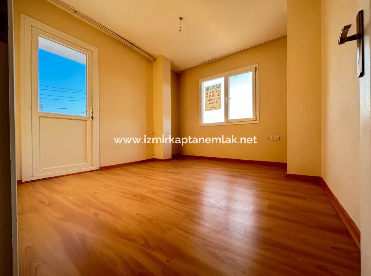 Doğanbey De Müstakil Otoparklı Bahçeli 4+1 Satılık Tripleks