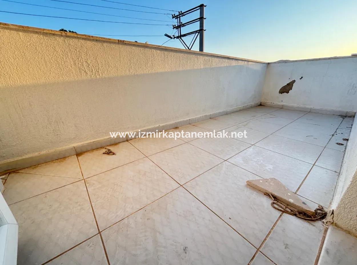 Doğanbey De Müstakil Otoparklı Bahçeli 4+1 Satılık Tripleks