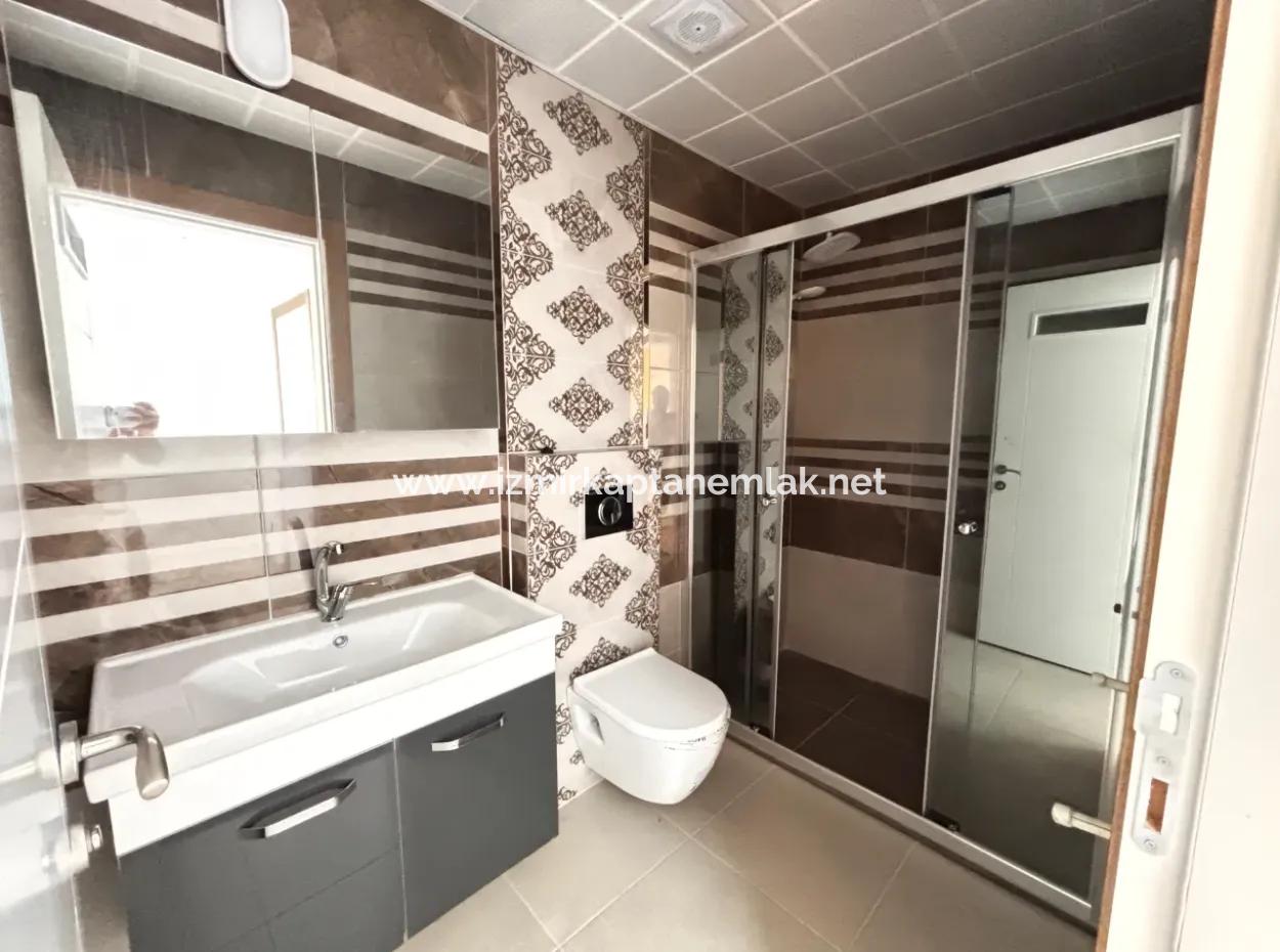 Doğanbey Merkez De Geniş Yapılı Ferah 3+1 Satılık Villa