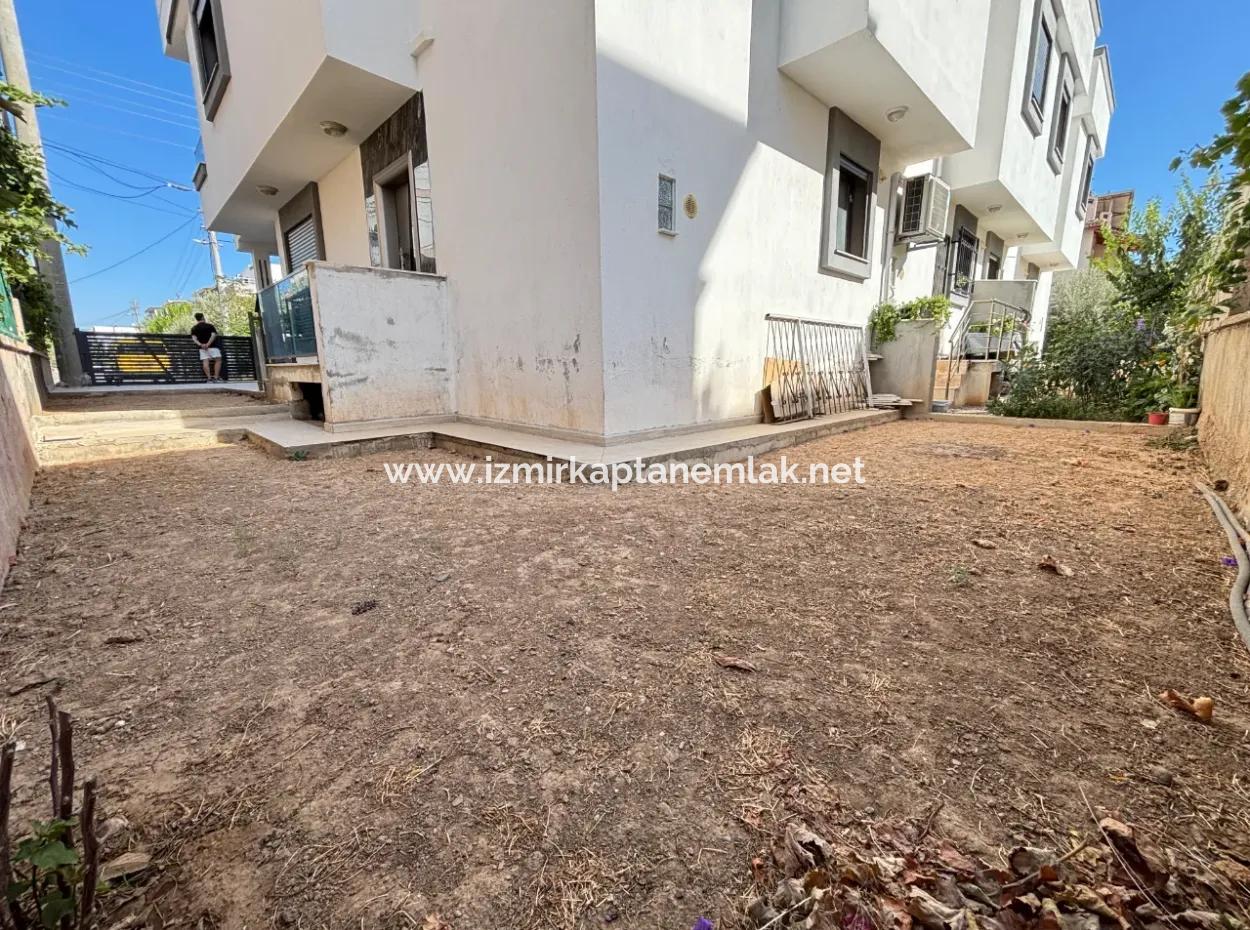 Doğanbey De Plaja 500 M Otoparklı Bahçeli 3+1 Satılık Villa