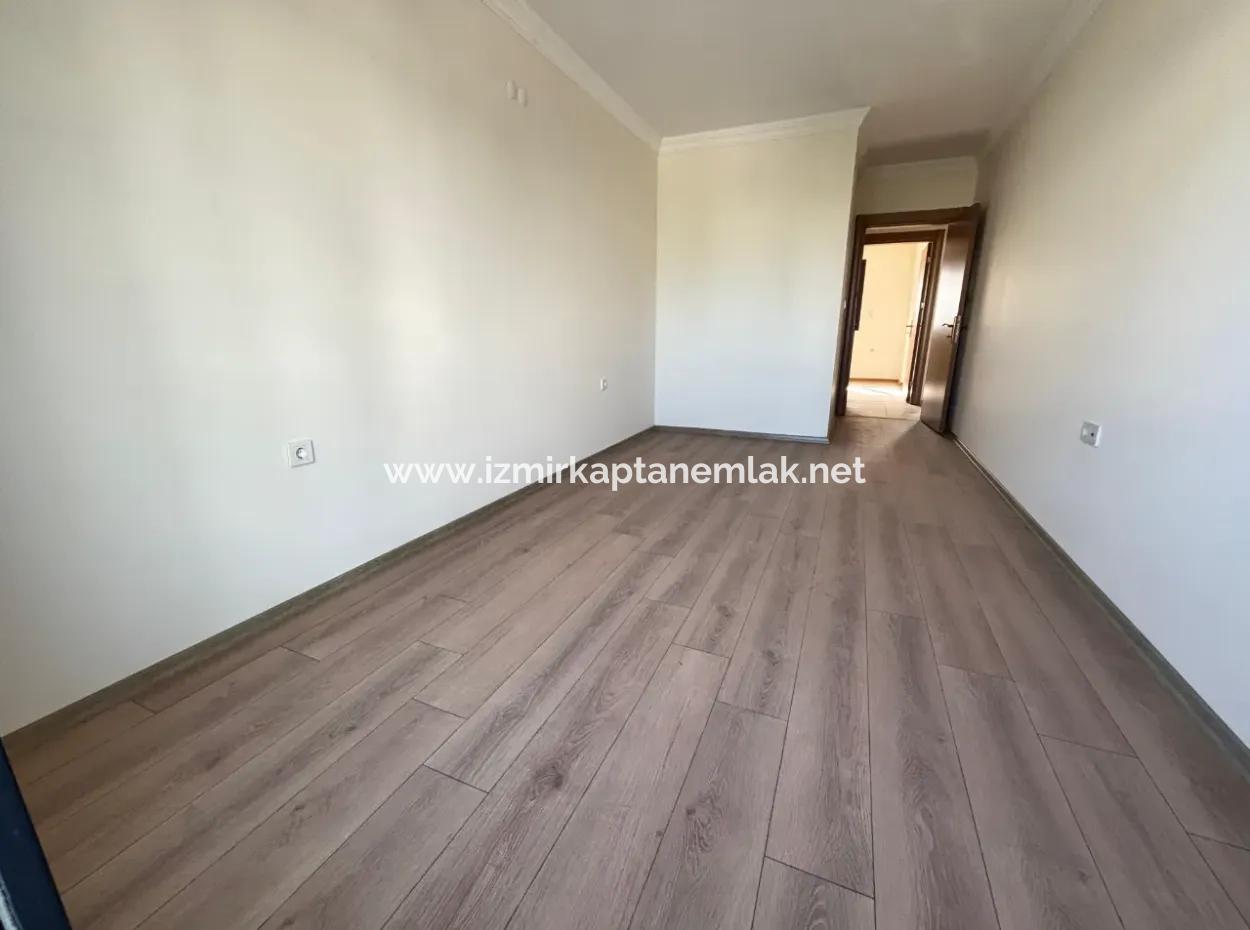 Doğanbey De Plaja 500 M Otoparklı Bahçeli 3+1 Satılık Villa