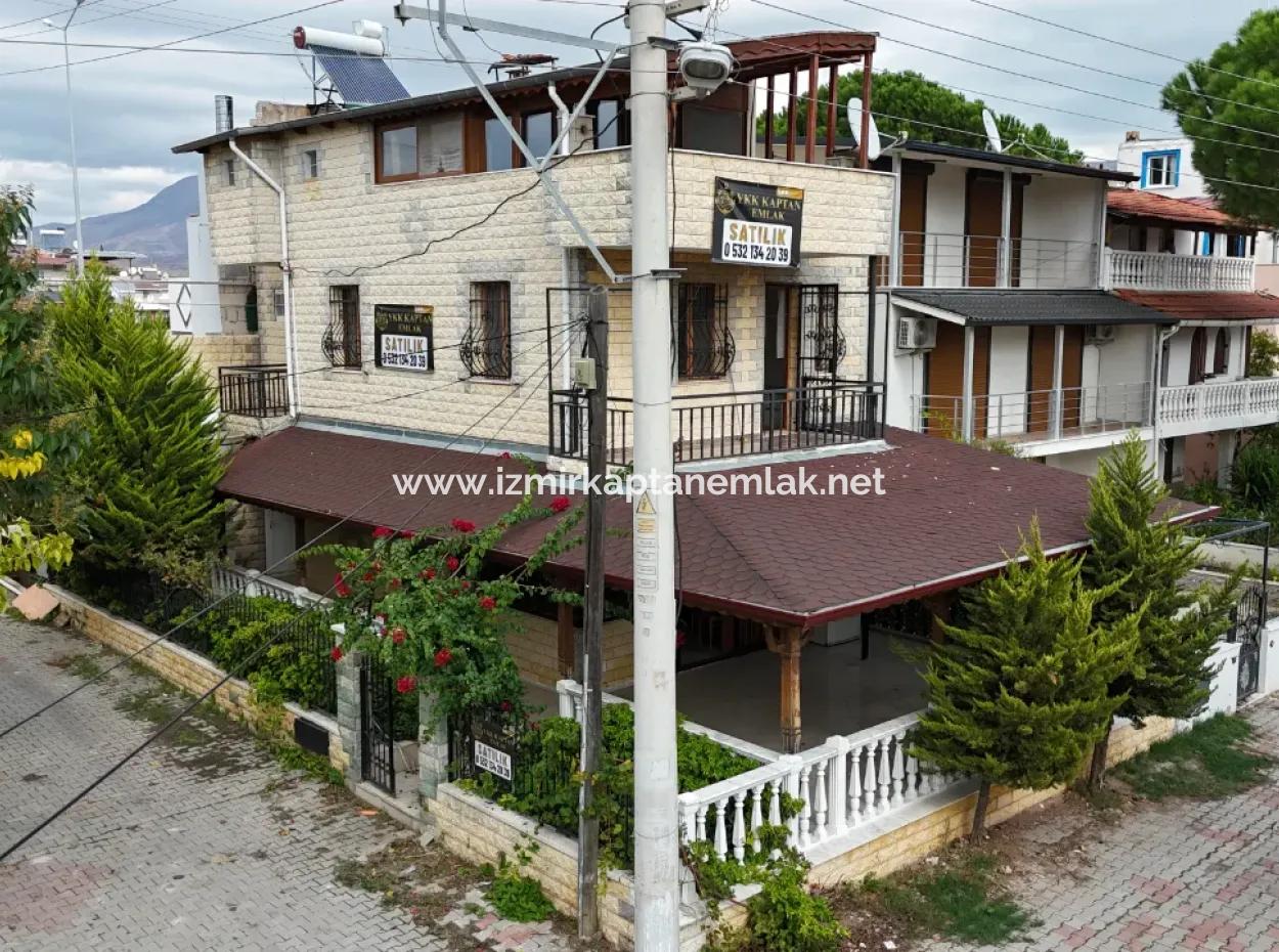 İzmir Seferihisar Bengiler'de Deniz Tarafında  4+1 Müstakil Tripleks Yazlık Villa