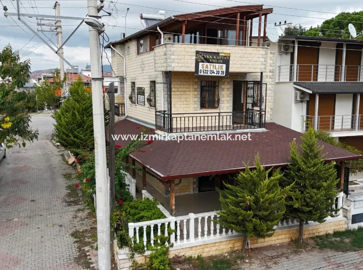 İzmir Seferihisar Bengiler'de Deniz Tarafında  4+1 Müstakil Tripleks Yazlık Villa