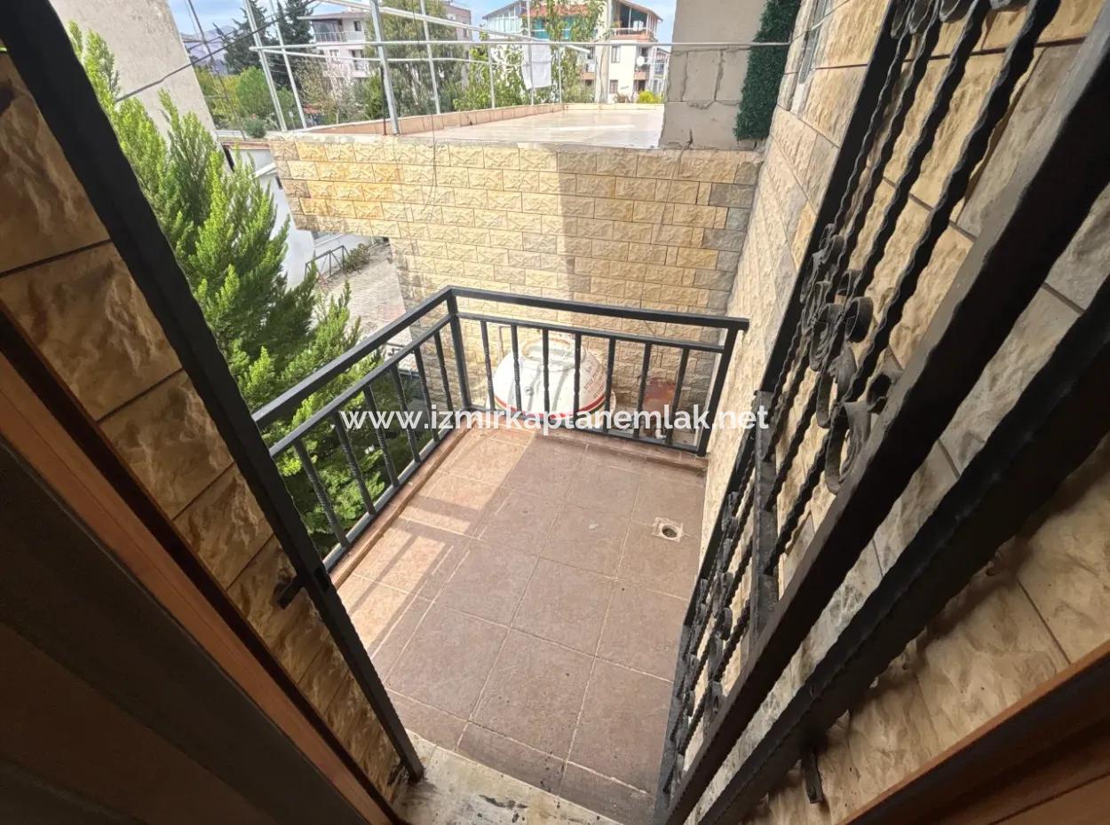 İzmir Seferihisar Bengiler'de Deniz Tarafında  4+1 Müstakil Tripleks Yazlık Villa