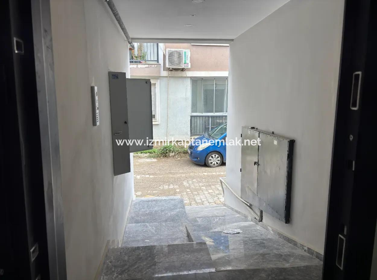 İzmir Seferihisar Camikebir’de 1+1 Güzel Konumda Daire