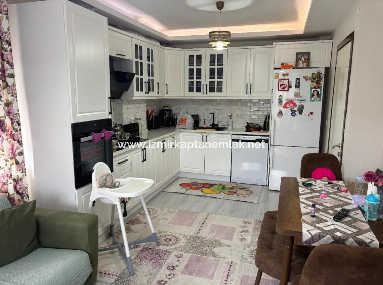 Seferihisar Mersinalanında  Deniz Manzaralı 2+1 Daire