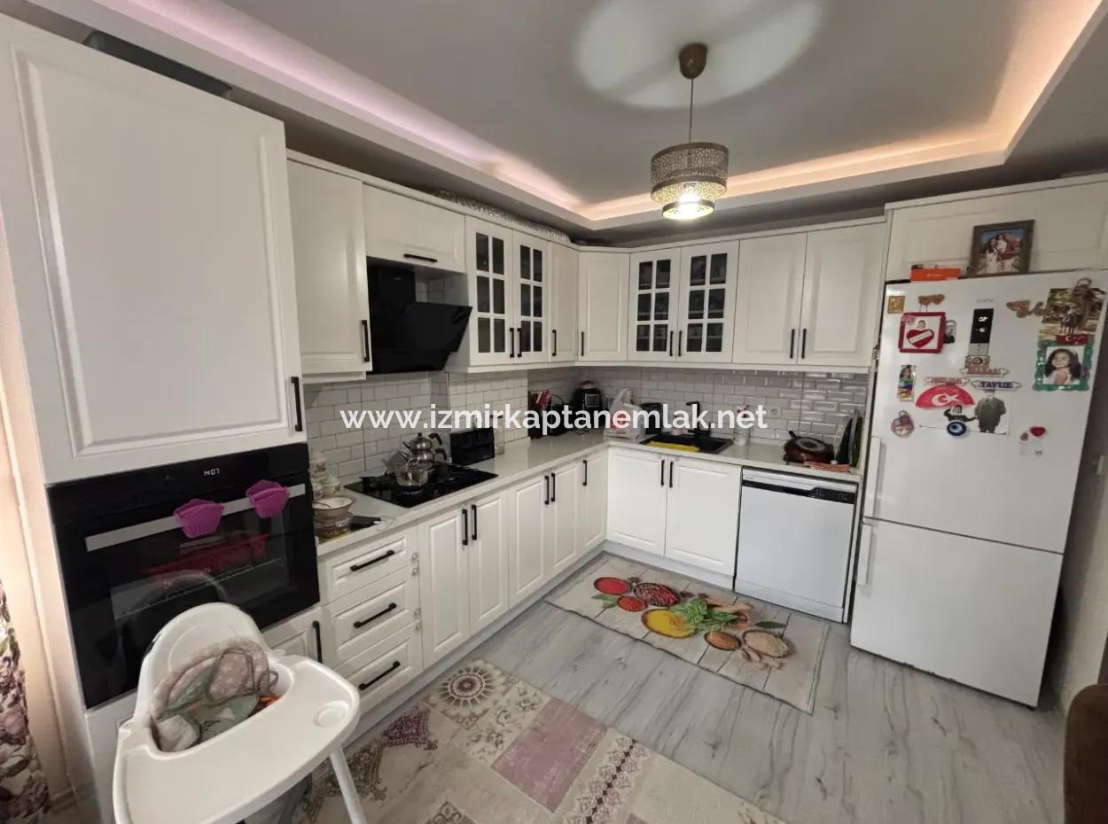 Seferihisar Mersinalanında  Deniz Manzaralı 2+1 Daire