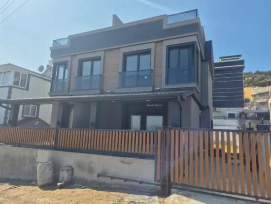 Doğanbeyde Deniz Manzaralı Otoparklı Sıfır Satılık 2+1 Villa