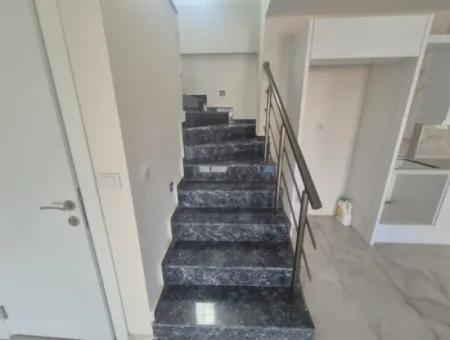 İzmir Seferihisar Cumhuriyet Mah.havuzlu Site İçinde 3+1 Satılık Yazlık