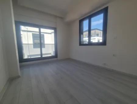 İzmir Seferihisar Cumhuriyet Mah.havuzlu Site İçinde 3+1 Satılık Yazlık