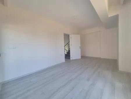 İzmir Seferihisar Cumhuriyet Mah.havuzlu Site İçinde 3+1 Satılık Yazlık