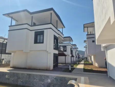 İzmir Seferihisar Cumhuriyet Mah.havuzlu Site İçinde 3+1 Satılık Yazlık