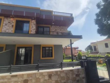 İzmir Seferihisar Mersinalanı  Mah.de 3+1 Denize 100 Mt Bahçeli Villa