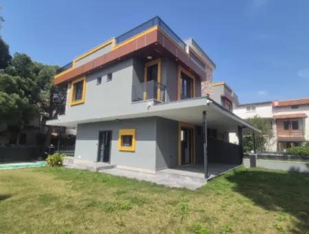 İzmir Seferihisar Mersinalanı  Mah.de 3+1 Denize 100 Mt Bahçeli Villa
