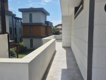 İzmir Seferihisar Kuşadası Yolu Üzeri Deniz Tarafı Dükkan +2+1 Daire Satılık