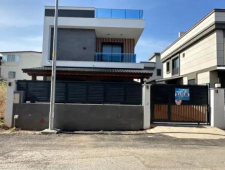 İzmir Seferihisar Payamlı Mah.de 3+1 Denize 400 Mt Ultra Lüks Satılık Yazlık