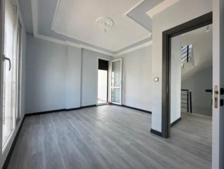 İzmir Seferihisar Cumhuriyet Mah De 300 M2 Arsa İçinde Müstakil Villa
