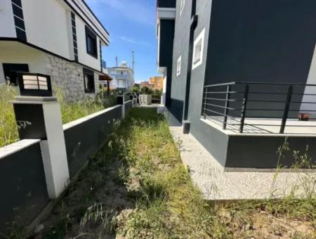 İzmir Seferihisar Cumhuriyet Mah De 300 M2 Arsa İçinde Müstakil Villa