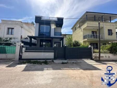 İzmir Seferihisar Payamlı Mah Denize 500 Mt 3+1 Trıbleks Yazlık
