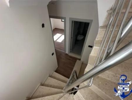 İzmir Seferihisar Payamlı Mah De Denize 500 Mt Satılık 2+1 Yazlık