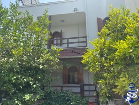 İzmir Seferihisar Bengiler 4+1 Satılık Bahçeli Havuzlu Yazlık