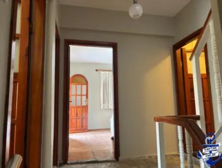 İzmir Seferihisar Bengiler 4+1 Satılık Bahçeli Havuzlu Yazlık