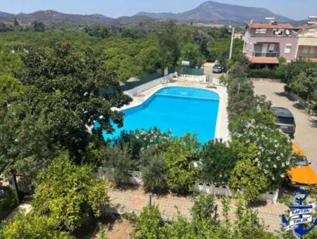 İzmir Seferihisar Bengiler 4+1 Satılık Bahçeli Havuzlu Yazlık