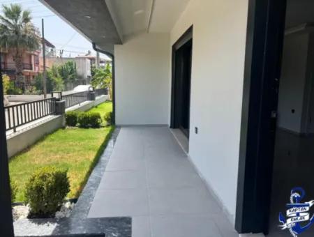 İzmir Seferihisar Payamlıda Denize 450 Metre Lüks Yazlık Villa