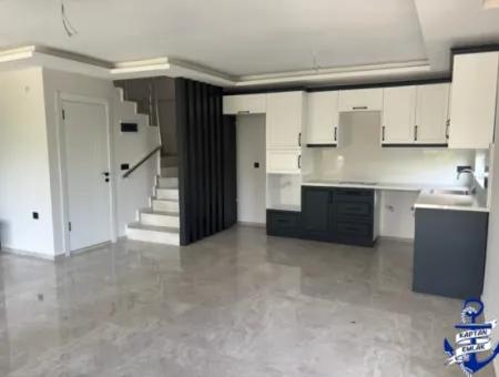 İzmir Seferihisar Payamlıda Denize 450 Metre Lüks Yazlık Villa