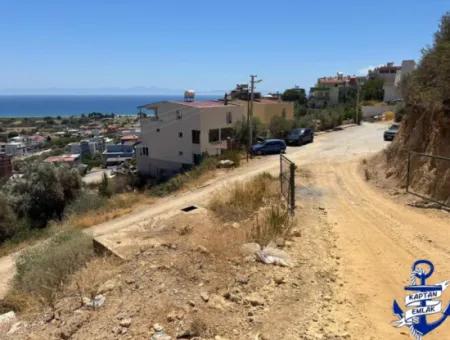 İzmir Seferihisar Atatürk Mahallesinde Deniz Manzaralı 300 M2 Arsa