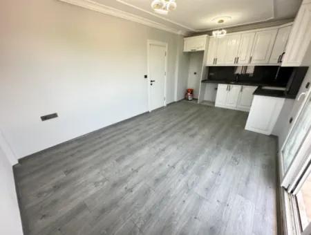 Ürkmez Merkezde Sıfır Yapılı Ferah Satılık 2+1 Daire