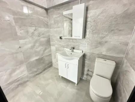 Ürkmez Merkezde Sıfır Yapılı Ferah Satılık 2+1 Daire