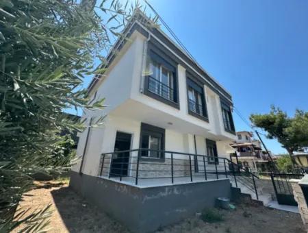 Doğanbeyde Plaja 500M Geniş Bahçeli Satılık Sıfır 3+1 Villa