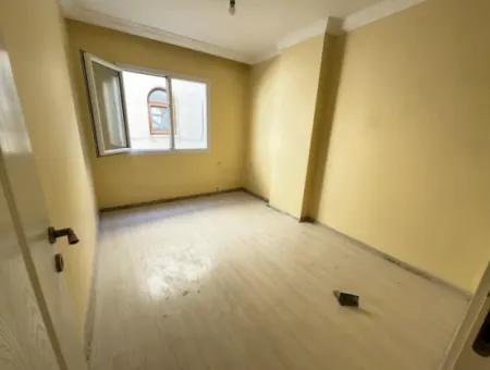 Ürkmez De Merkezi Konumda Plaja 150M Satılık 2+1 Daire