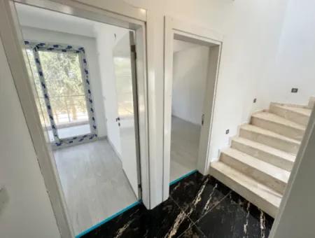 Doğanbey Cumhuriyette Geniş Bahçeli Ferah Satılık 3+1 Villa