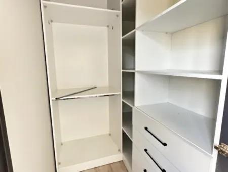 Doğanbey Merkezde Otoparklı Bahçeli Satılık 3+1 Villa